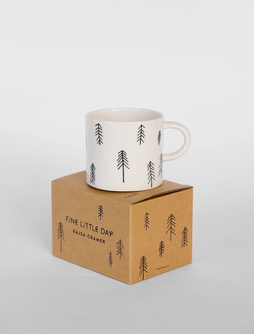 FINE LITTLE DAY Tasse Tall mit Tannenmotiv