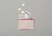 Lade das Bild in den Galerie-Viewer, by B+K Pouch XS Can&#39;t by my Love
