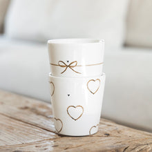 Lade das Bild in den Galerie-Viewer, BASTION COLLECTIONS Tasse Herzen
