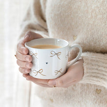 Lade das Bild in den Galerie-Viewer, BASTION COLLECTIONS Tasse Schleifen
