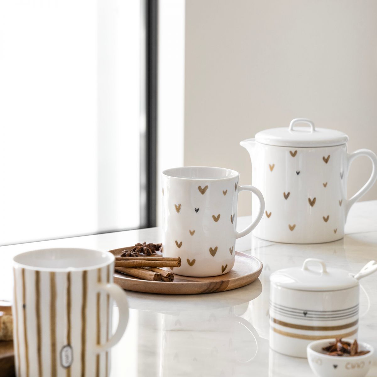 BASTION COLLECTIONS Tea Mug Brown Hearts - Teetasse