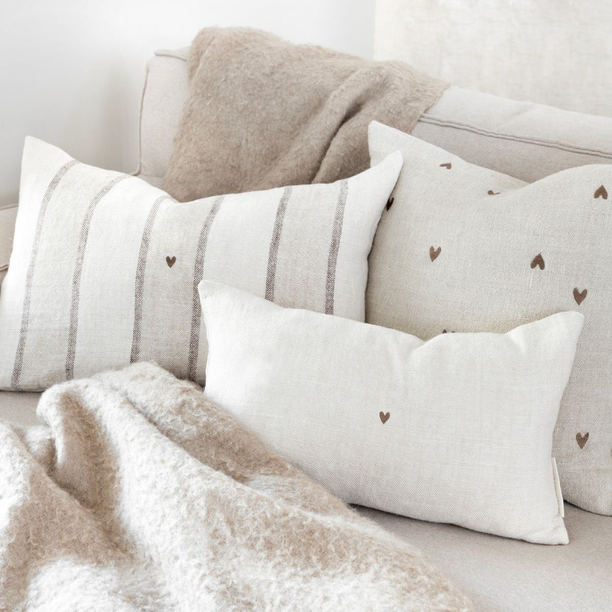 BASTION COLLECTIONS Kissen Light Naturel - Little Heart in Brown