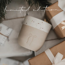 Lade das Bild in den Galerie-Viewer, EULENSCHNITT Becher Schleife - Limited Edition
