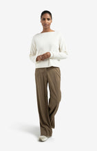 Lade das Bild in den Galerie-Viewer, YAYA Pullover mit U-Boot Ausschnitt offwhite
