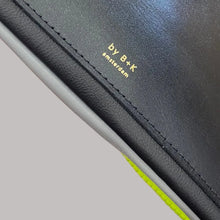 Lade das Bild in den Galerie-Viewer, by B+K Pouch Folding Bag Hold me Close
