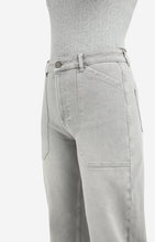 Lade das Bild in den Galerie-Viewer, YAYA Cargojeans mit weitem Bein Grey
