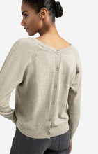 Lade das Bild in den Galerie-Viewer, YAYA Pullover mit Knopfdetail
