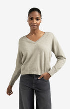 Lade das Bild in den Galerie-Viewer, YAYA Pullover mit Knopfdetail
