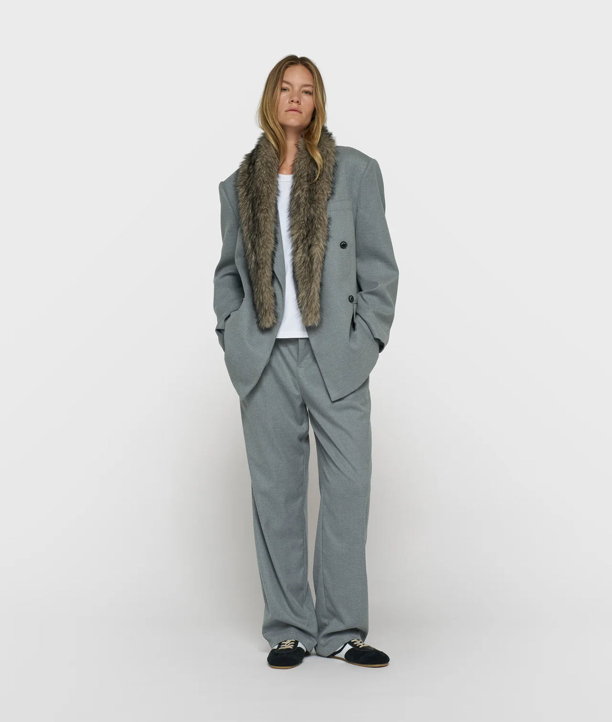 10DAYS AMSTERDAM Two Tone Fluffy Schal