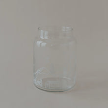Lade das Bild in den Galerie-Viewer, EULENSCHNITT Vase aus Glas Schneelandschaft
