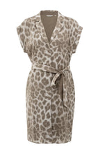 Lade das Bild in den Galerie-Viewer, YAYA Midikleid mit Leopardenmuster
