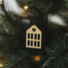Lade das Bild in den Galerie-Viewer, EULENSCHNITT Anhänger Haus 6er Set Gold
