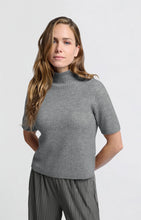 Lade das Bild in den Galerie-Viewer, YAYA Gerippter Kurzarm Rollkragenpullover Grey
