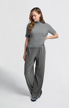 Lade das Bild in den Galerie-Viewer, YAYA Gerippter Kurzarm Rollkragenpullover Grey
