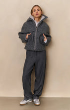Lade das Bild in den Galerie-Viewer, YAYA Bouclejacke Black Oyster Melange
