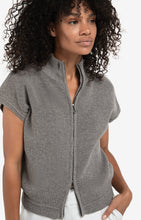 Lade das Bild in den Galerie-Viewer, YAYA Ärmelloser Cardigan Taupe
