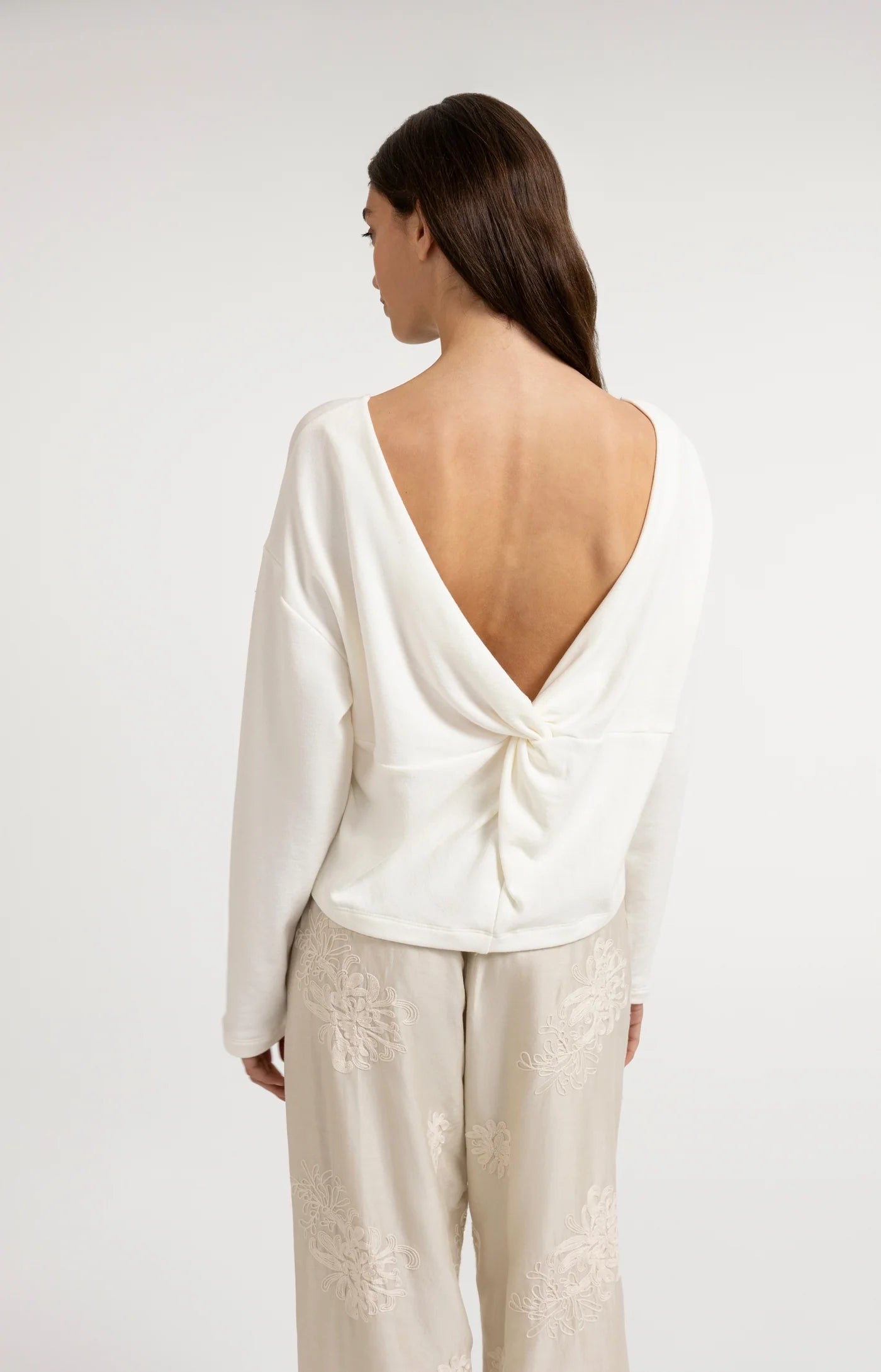 YAYA Pullover mit V-Ausschnitt und Knoten Milk Beige