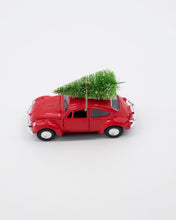 Lade das Bild in den Galerie-Viewer, HOUSE DOCTOR Xmas Car - Weihnachtsauto rot in 2 Größen
