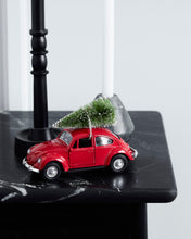 Lade das Bild in den Galerie-Viewer, HOUSE DOCTOR Xmas Car - Weihnachtsauto rot in 2 Größen
