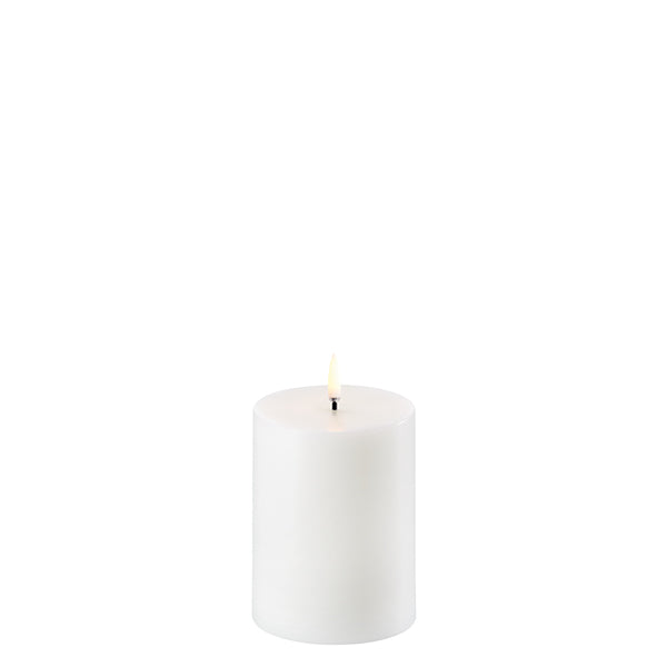 UYUNI Stumpenkerze 10 cm mit Timer Nordic White