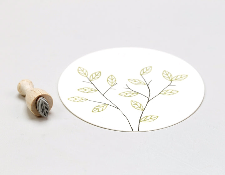 PERLENFISCHER Ministempel 17 - Blatt outline