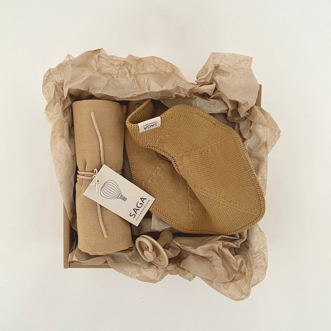 SAGA COPENHAGEN Baby Geschenkbox Hollie Honey