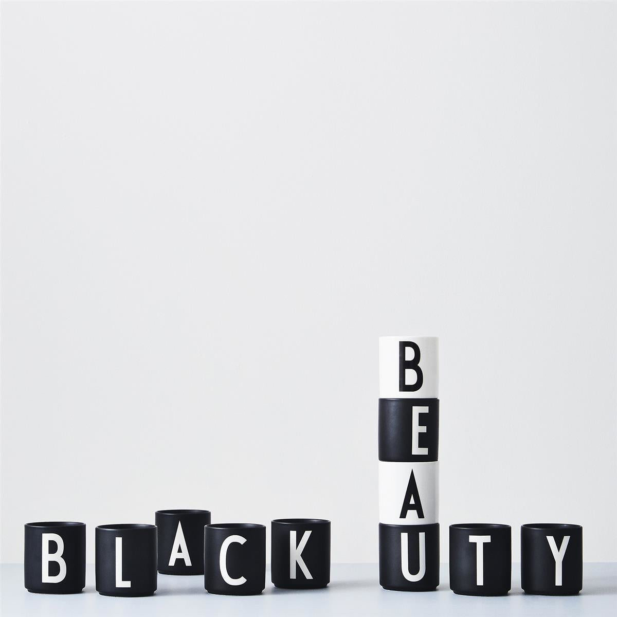 DESIGN LETTERS Porzellan Becher A-Z black